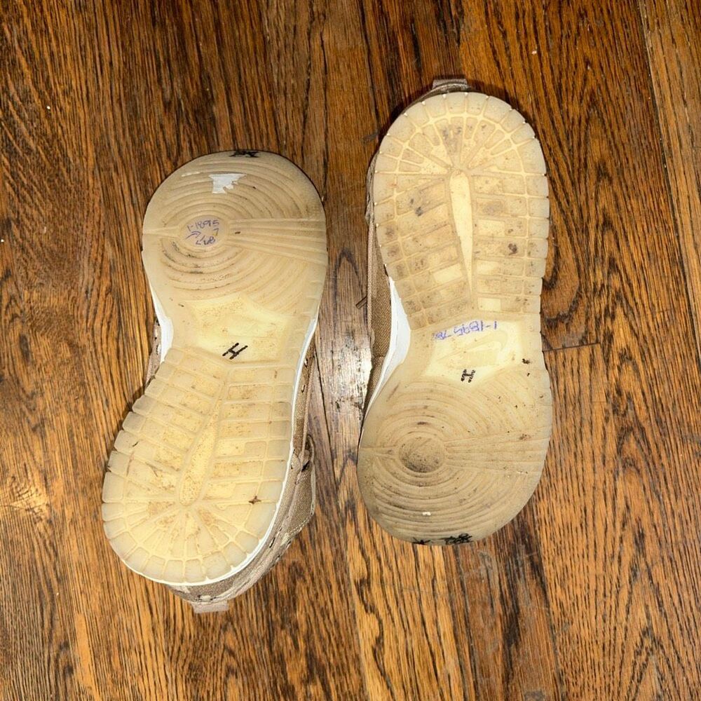 Nike Dunk High "Desert Camo" sneaker. - Picture 3 of 5